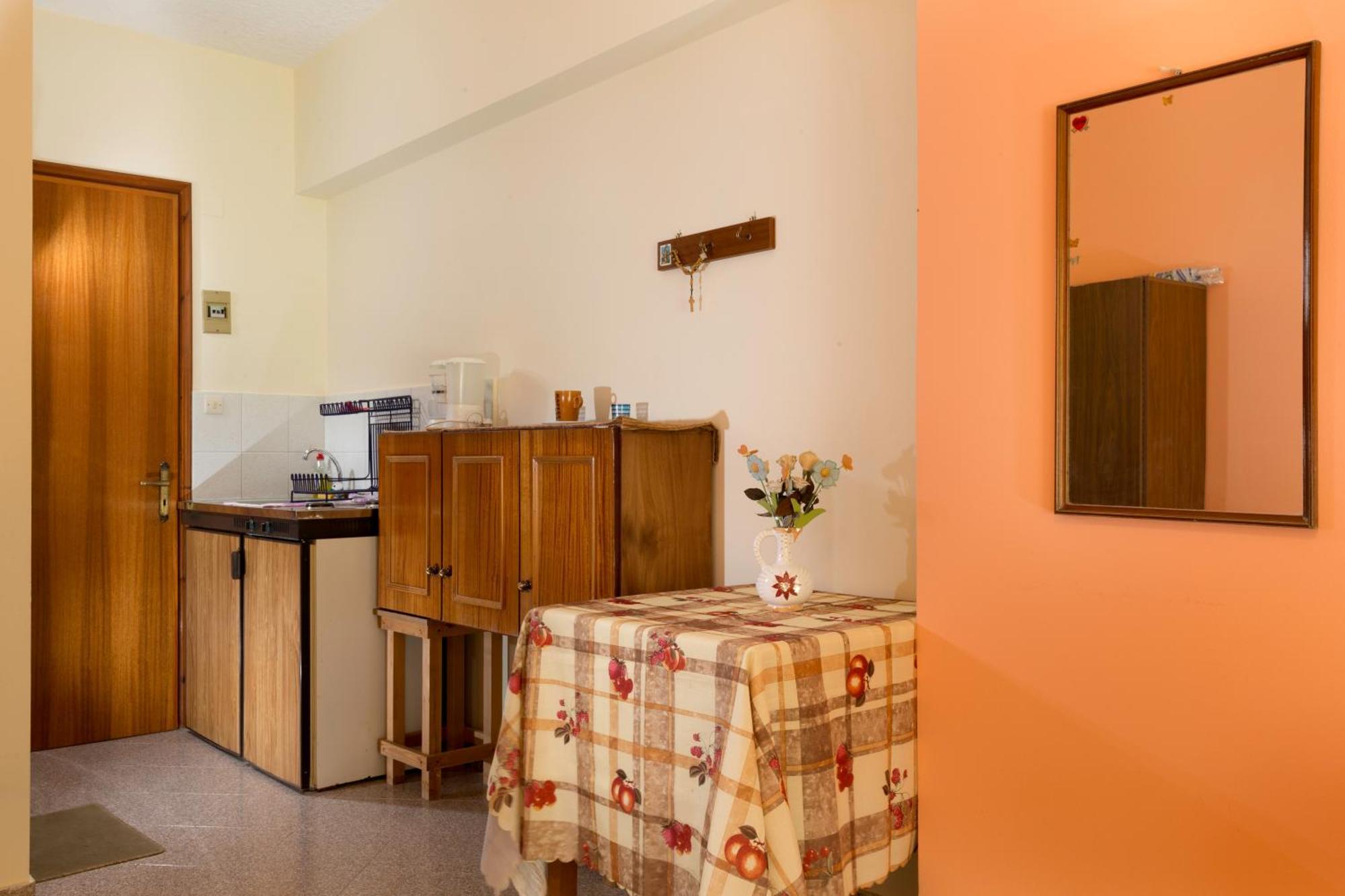 Cozy Archangelos Apartments With Private Parking מראה חיצוני תמונה